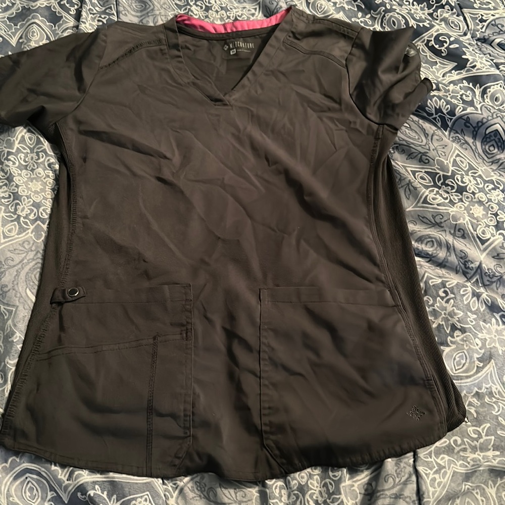 Scrub top